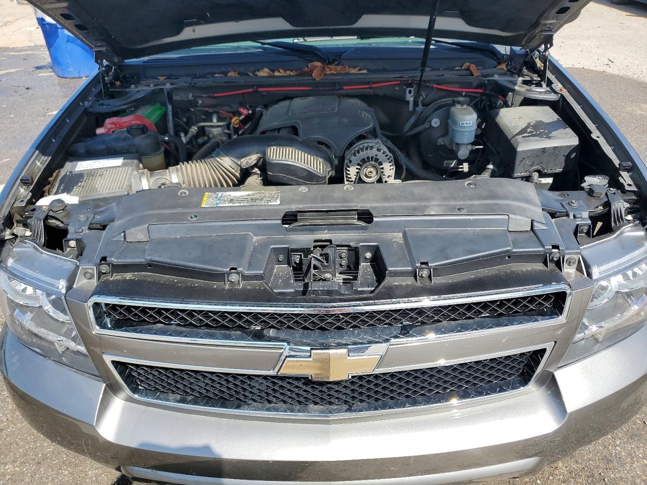 CHEVROLET SUBURBAN 2008 — 13