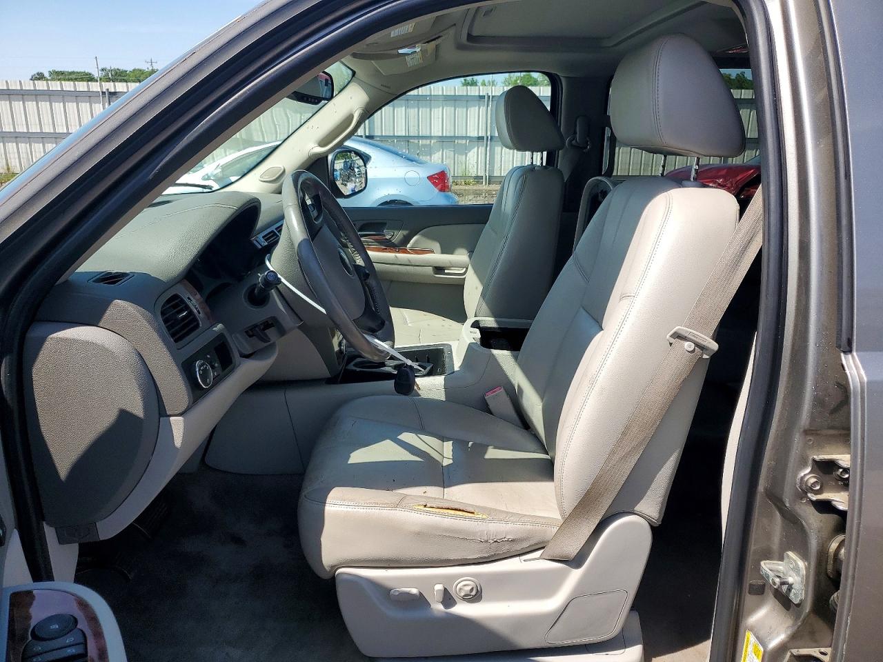 CHEVROLET SUBURBAN 2008 — 8