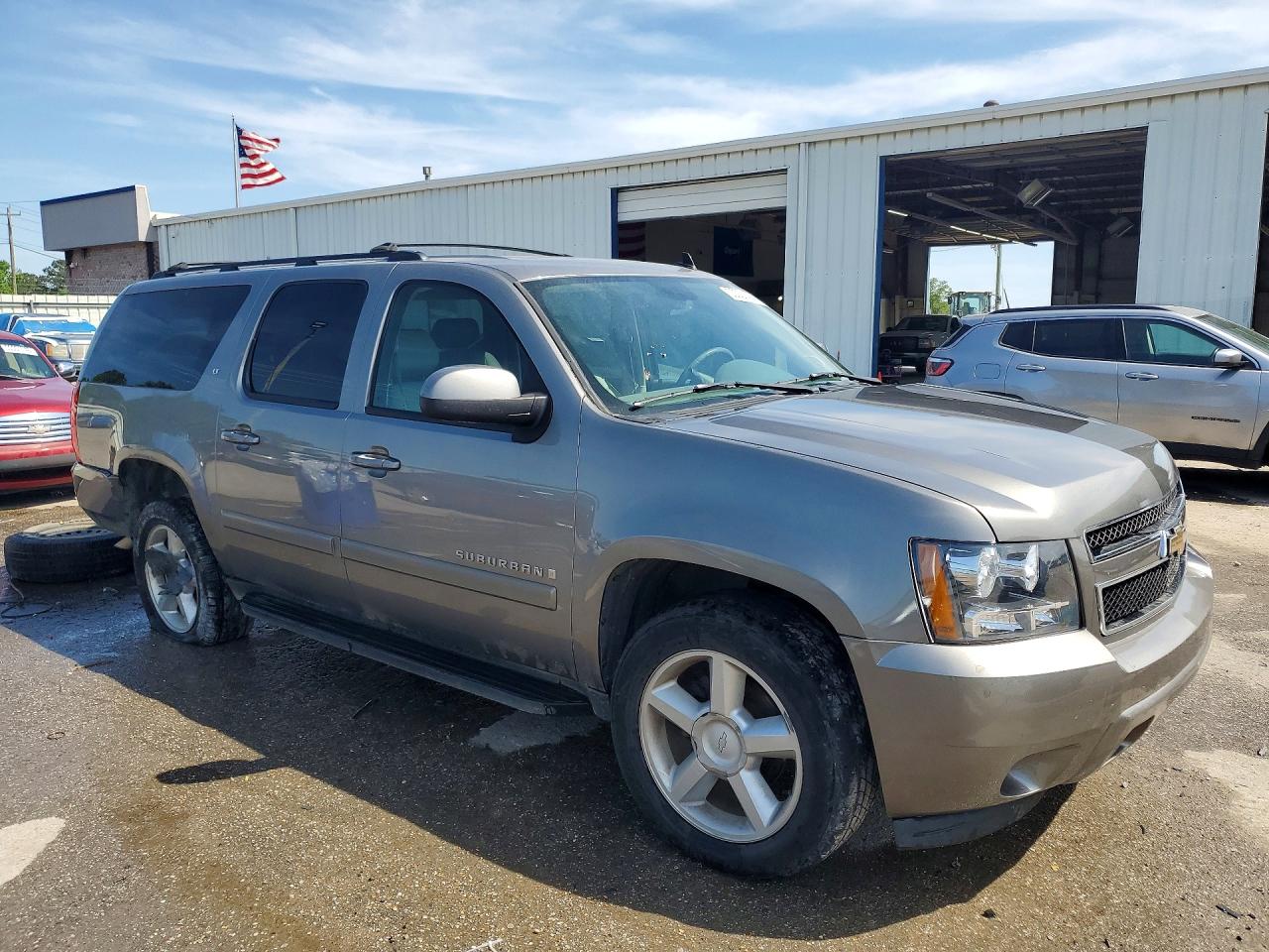 CHEVROLET SUBURBAN 2008 — 5