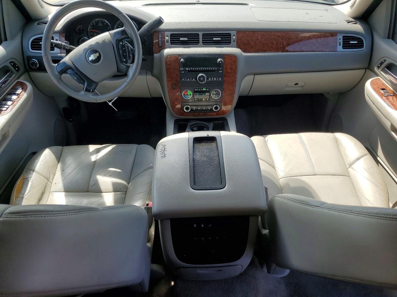 CHEVROLET SUBURBAN 2008 — 9
