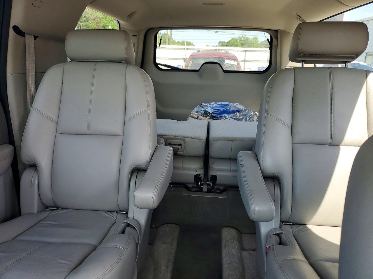 CHEVROLET SUBURBAN 2008 — 11