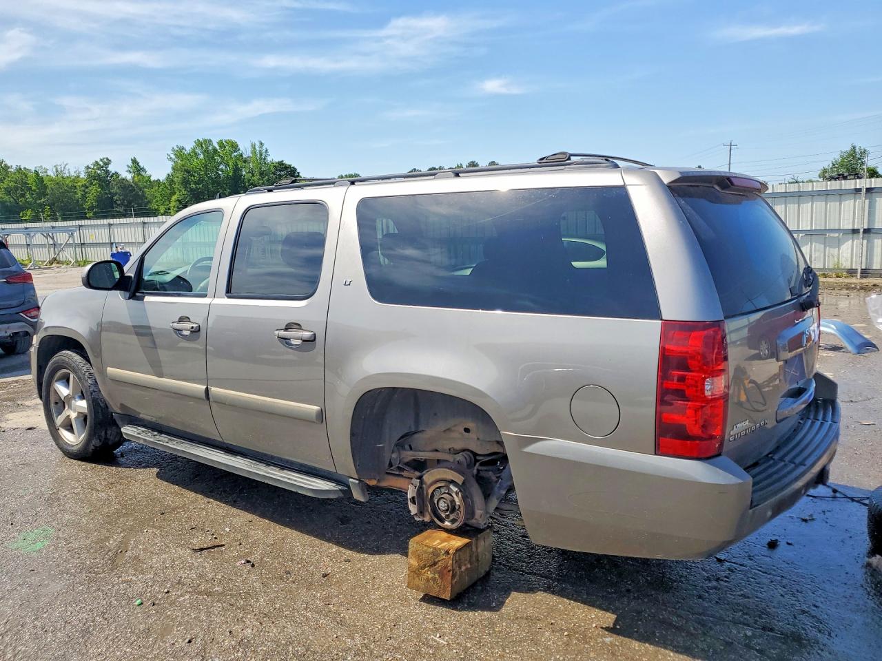 CHEVROLET SUBURBAN 2008 — 3