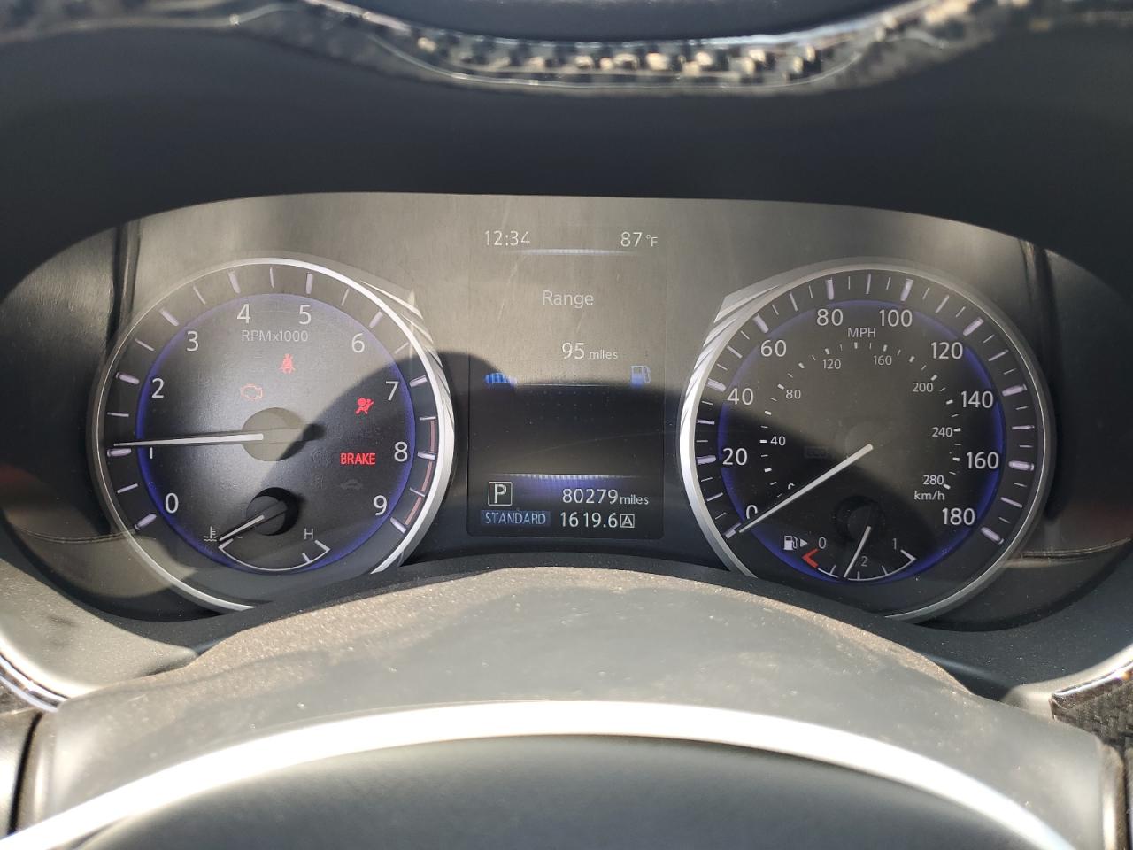 INFINITI Q50 2015 — 10