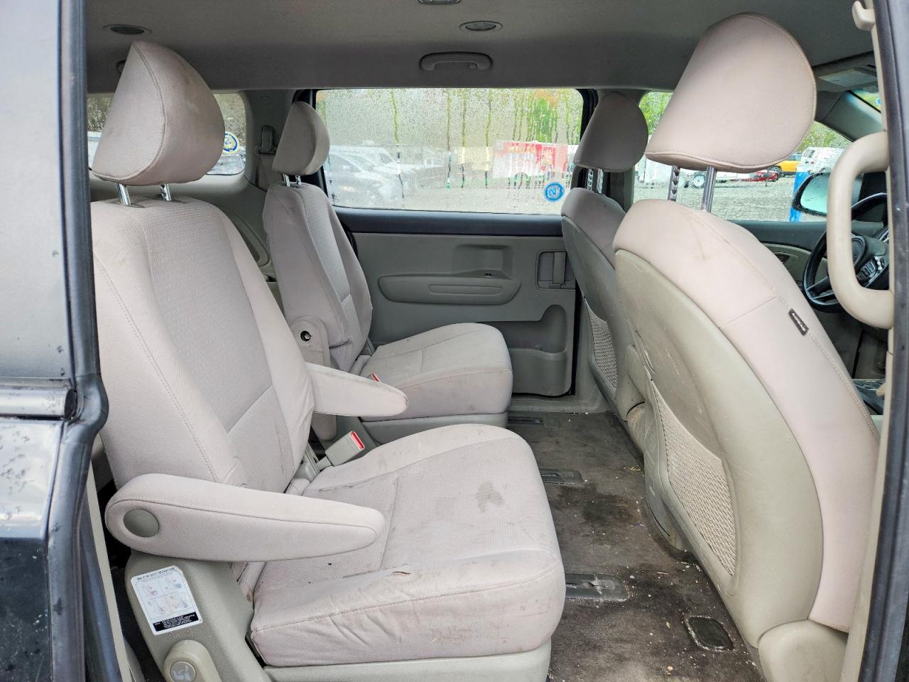 KIA SEDONA 2017 — 12