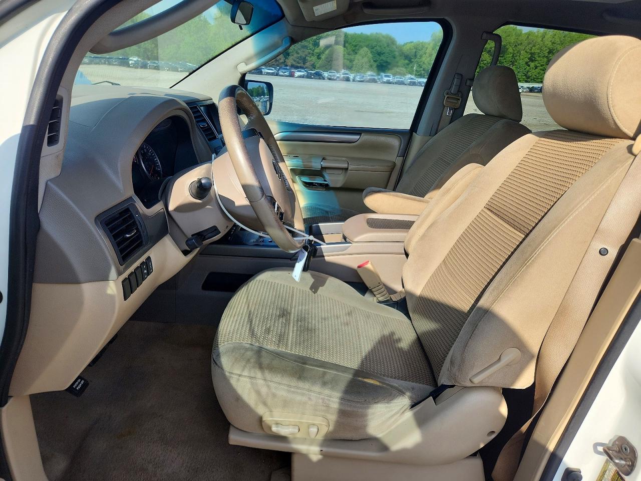 NISSAN ARMADA 2010 — 8