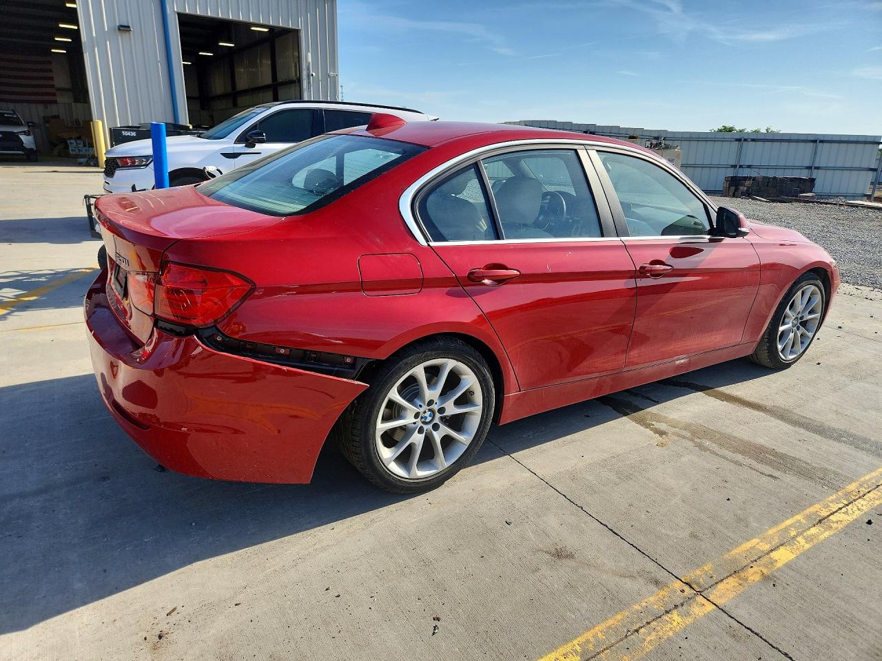 BMW 320 2015 — 4