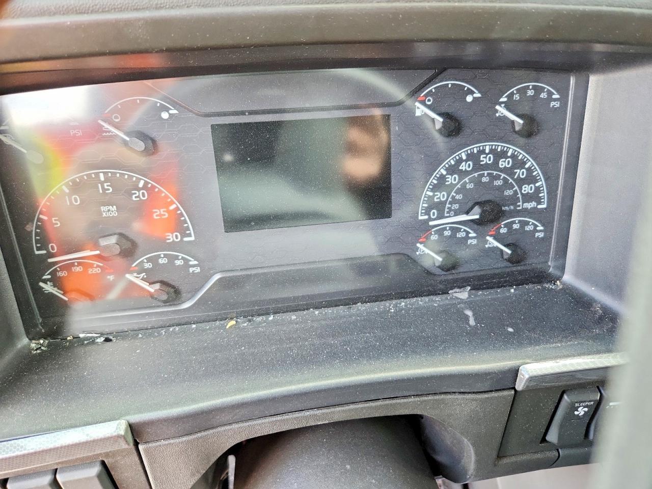 VOLVO VN 2025 — 9