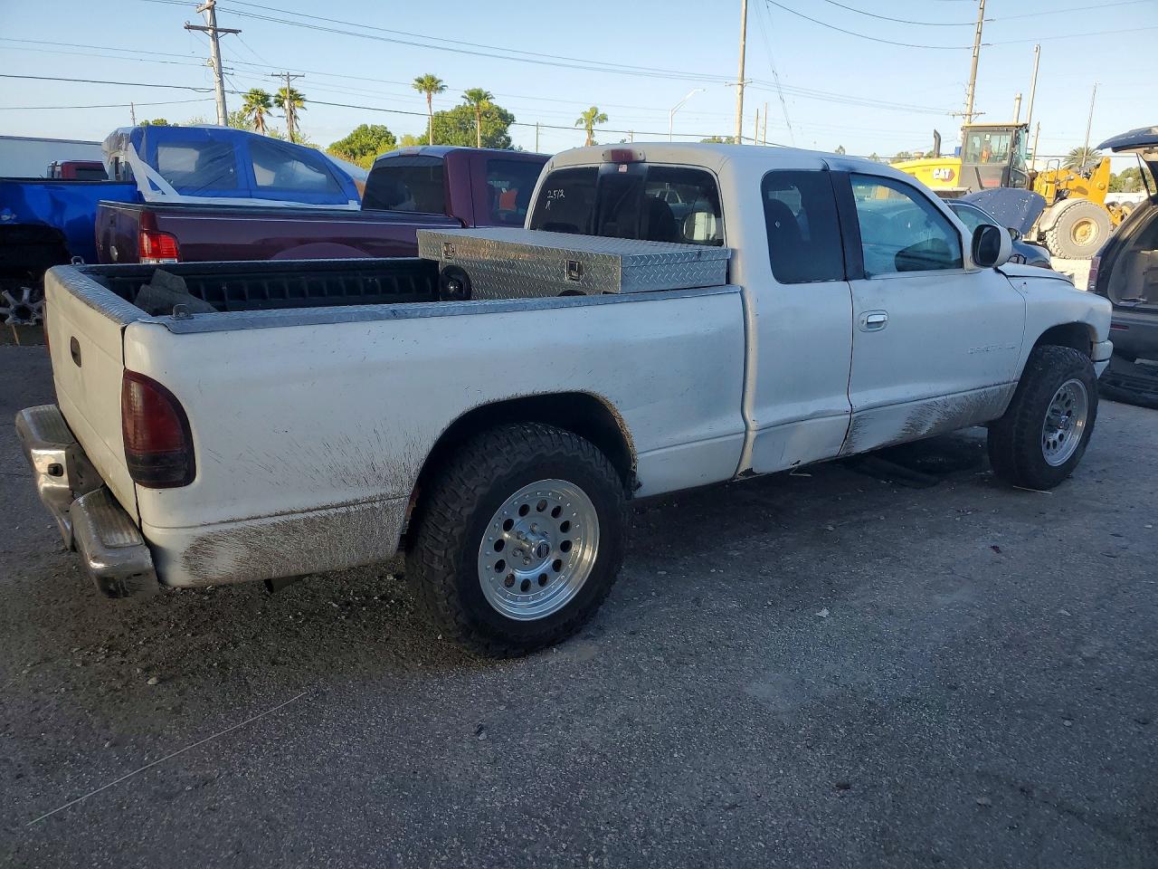 DODGE DAKOTA 1998 — 4