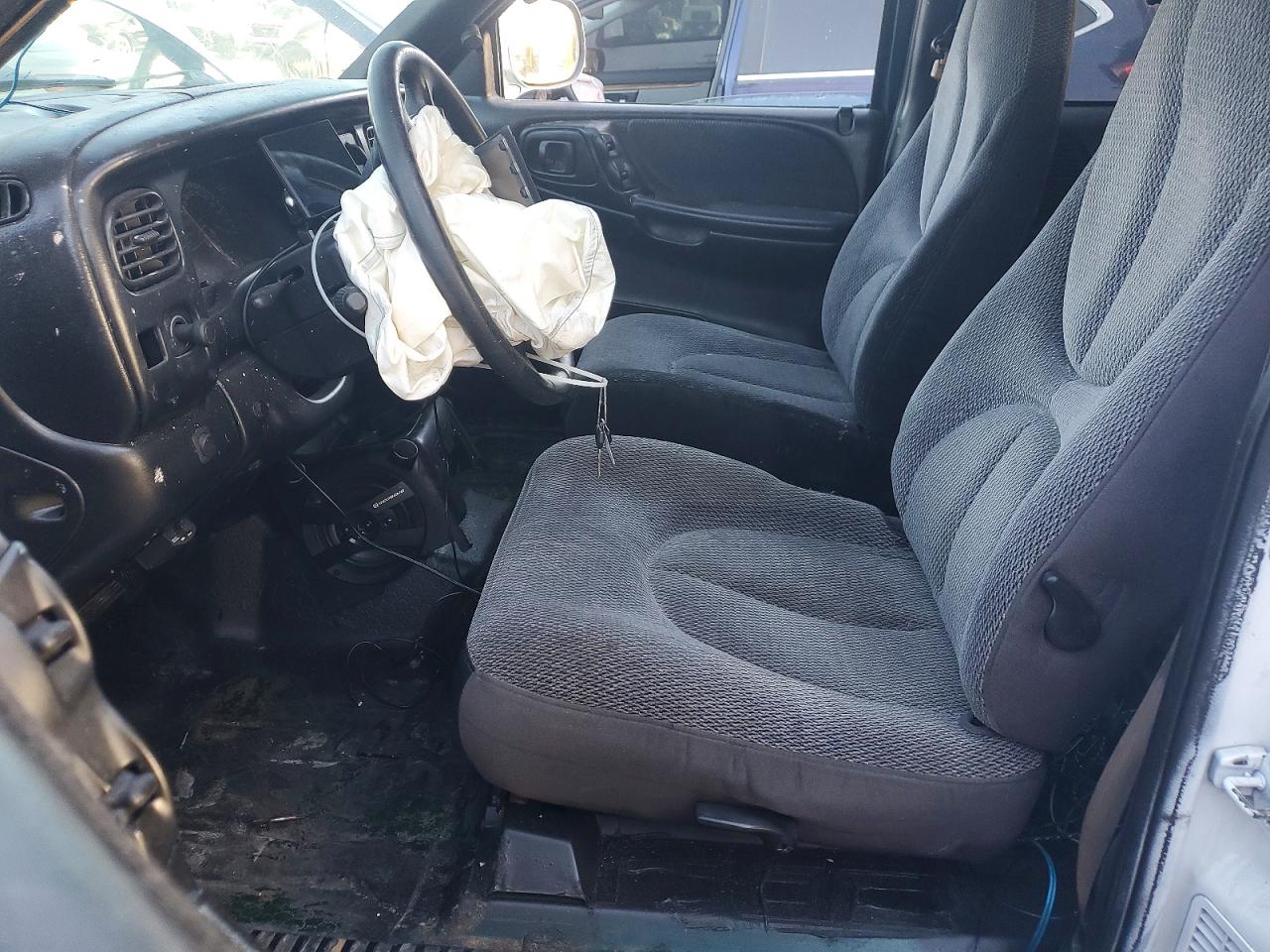 DODGE DAKOTA 1998 — 8