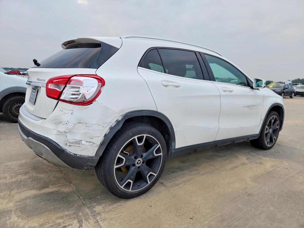 MERCEDES-BENZ GLA 2020 — 4
