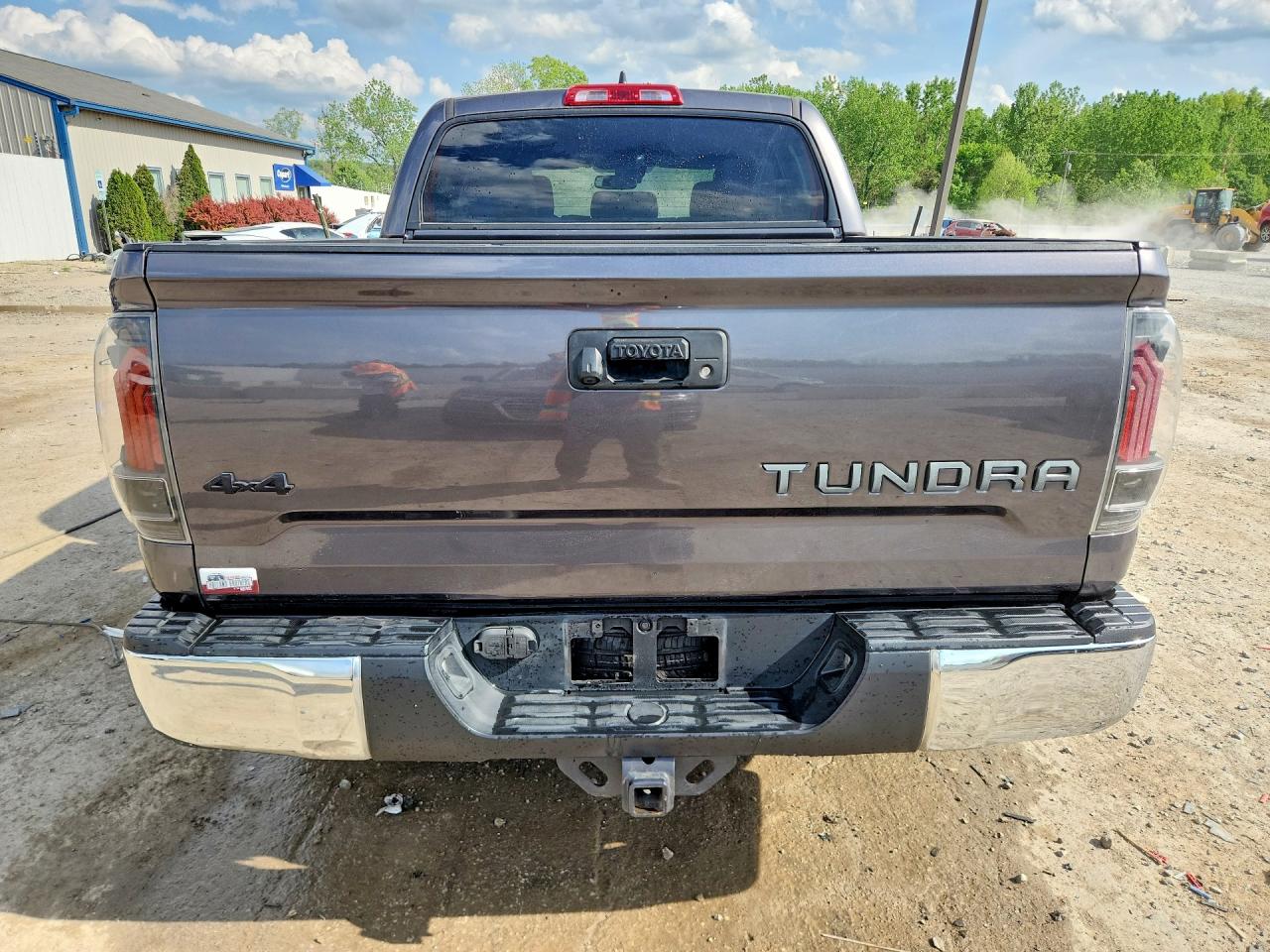 TOYOTA TUNDRA 2020 — 7