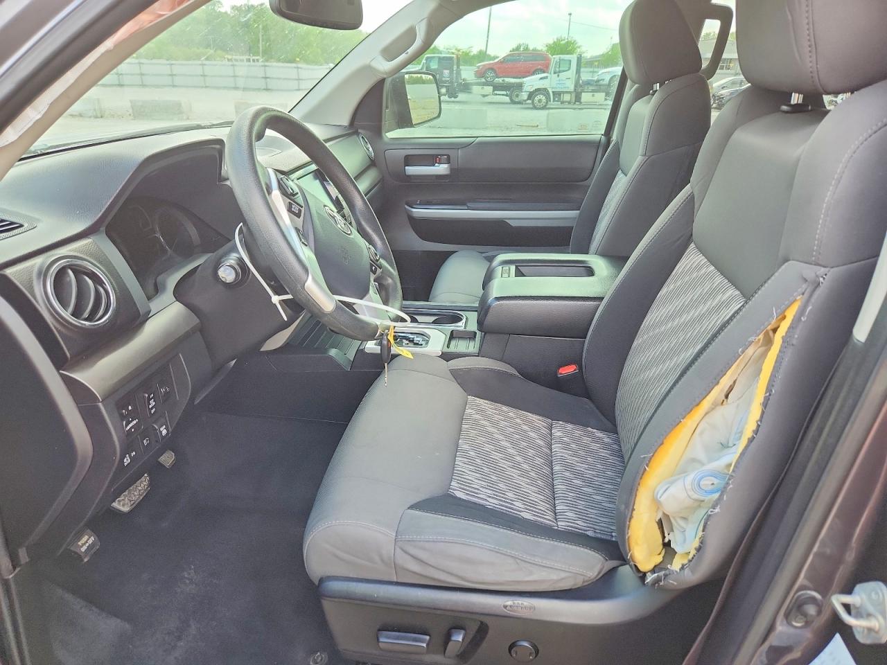 TOYOTA TUNDRA 2020 — 8