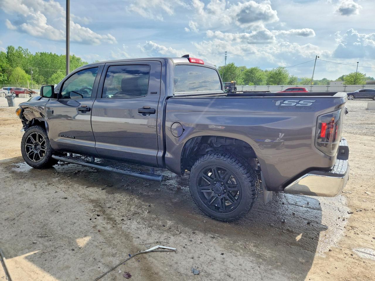 TOYOTA TUNDRA 2020 — 3