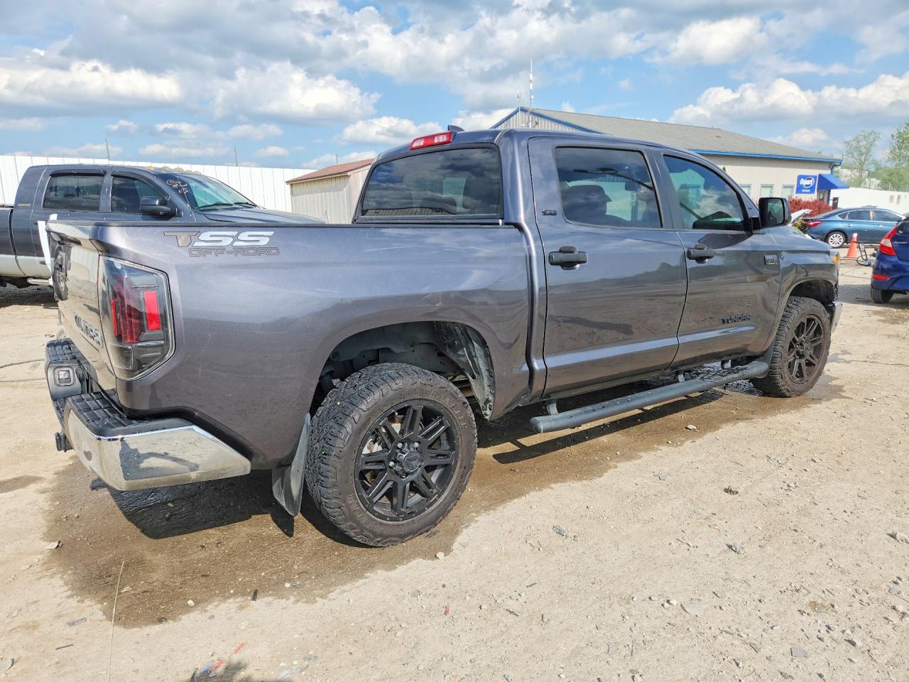 TOYOTA TUNDRA 2020 — 4