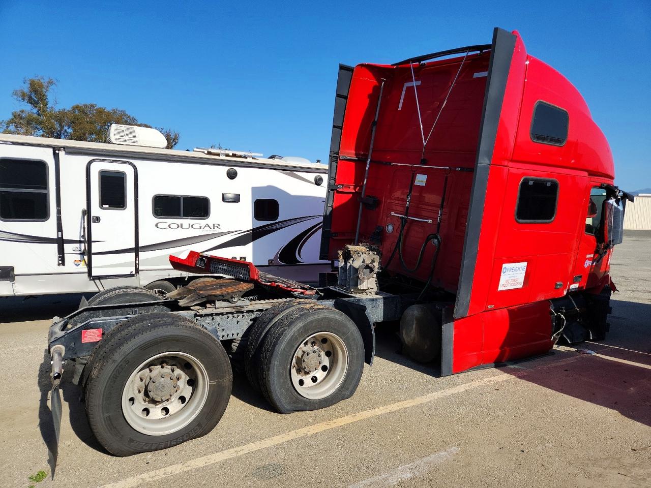 VOLVO VNL 2024 — 5