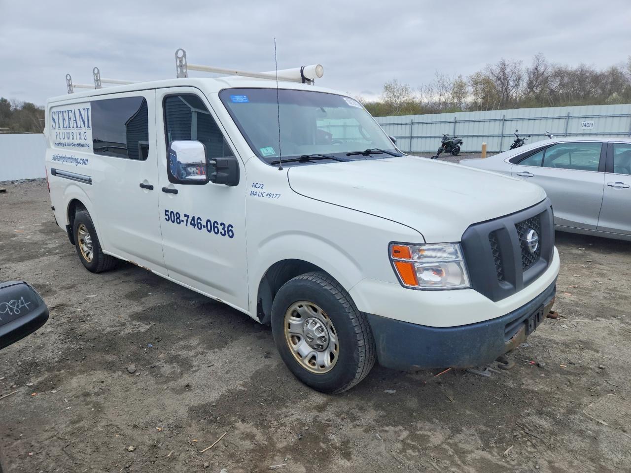 2015 NISSAN NV 2500 HD SV