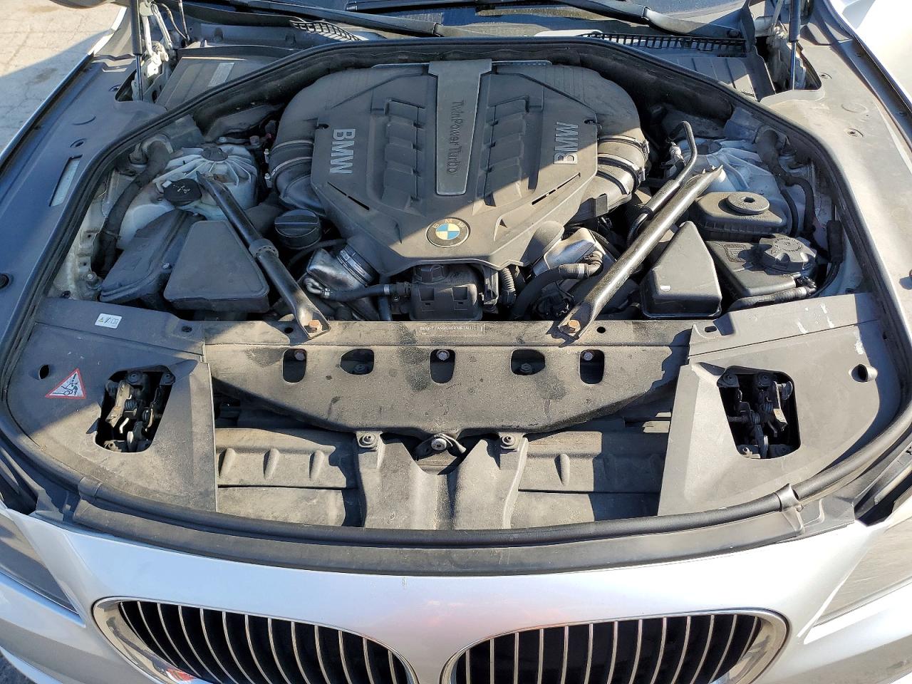BMW 750 2012 — 12