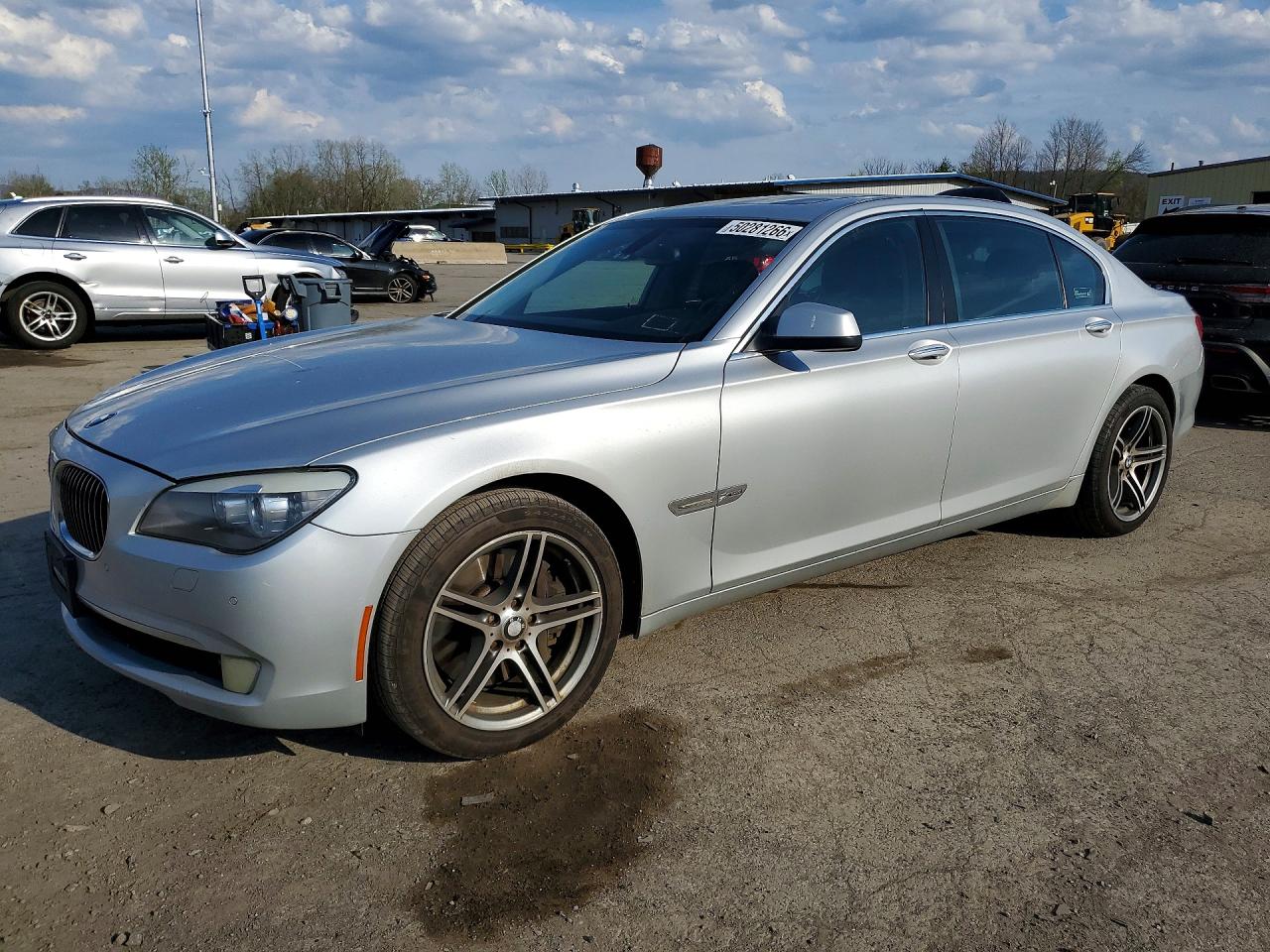 BMW 750 2012 — 2
