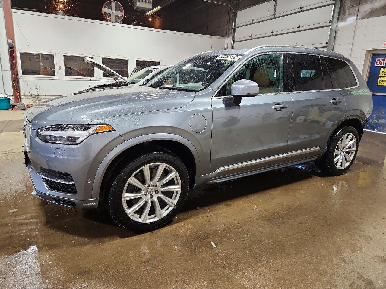 VOLVO XC90 2017 — 2