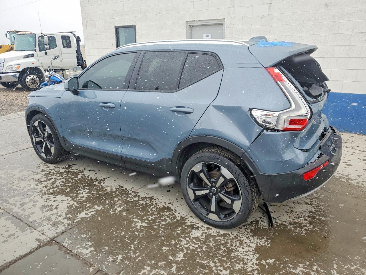 VOLVO XC40 2020 — 3