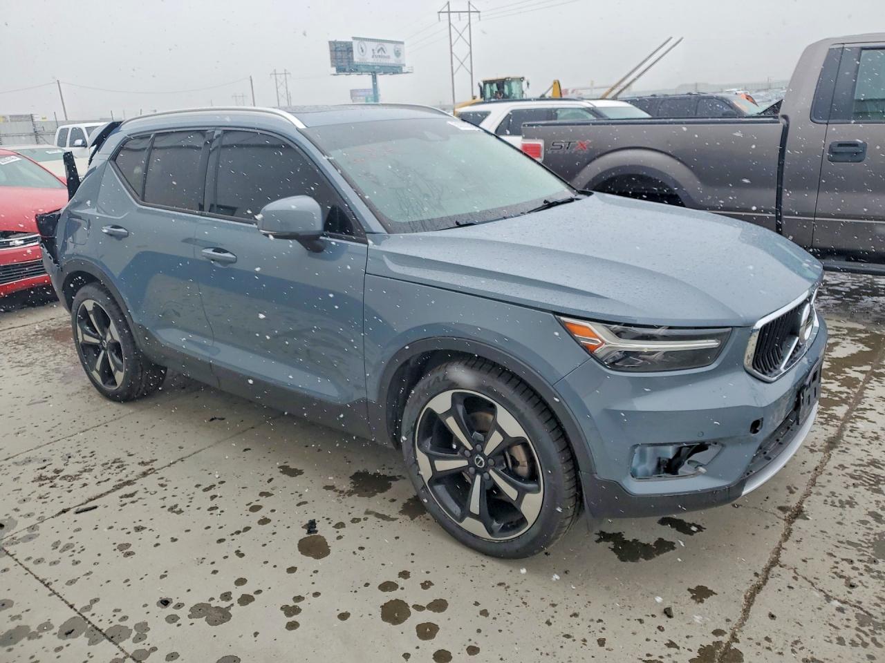 VOLVO XC40 2020 — 5