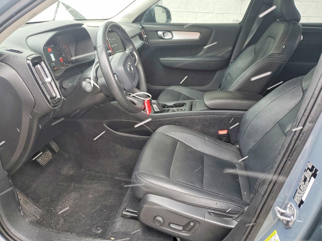 VOLVO XC40 2020 — 8