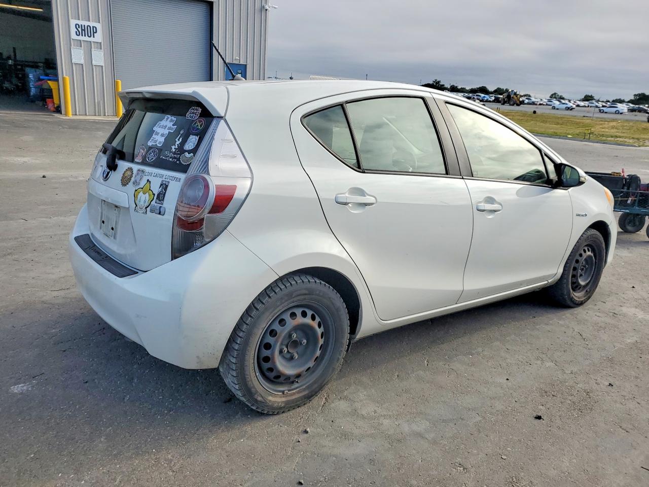 TOYOTA PRIUS C 2014 — 4