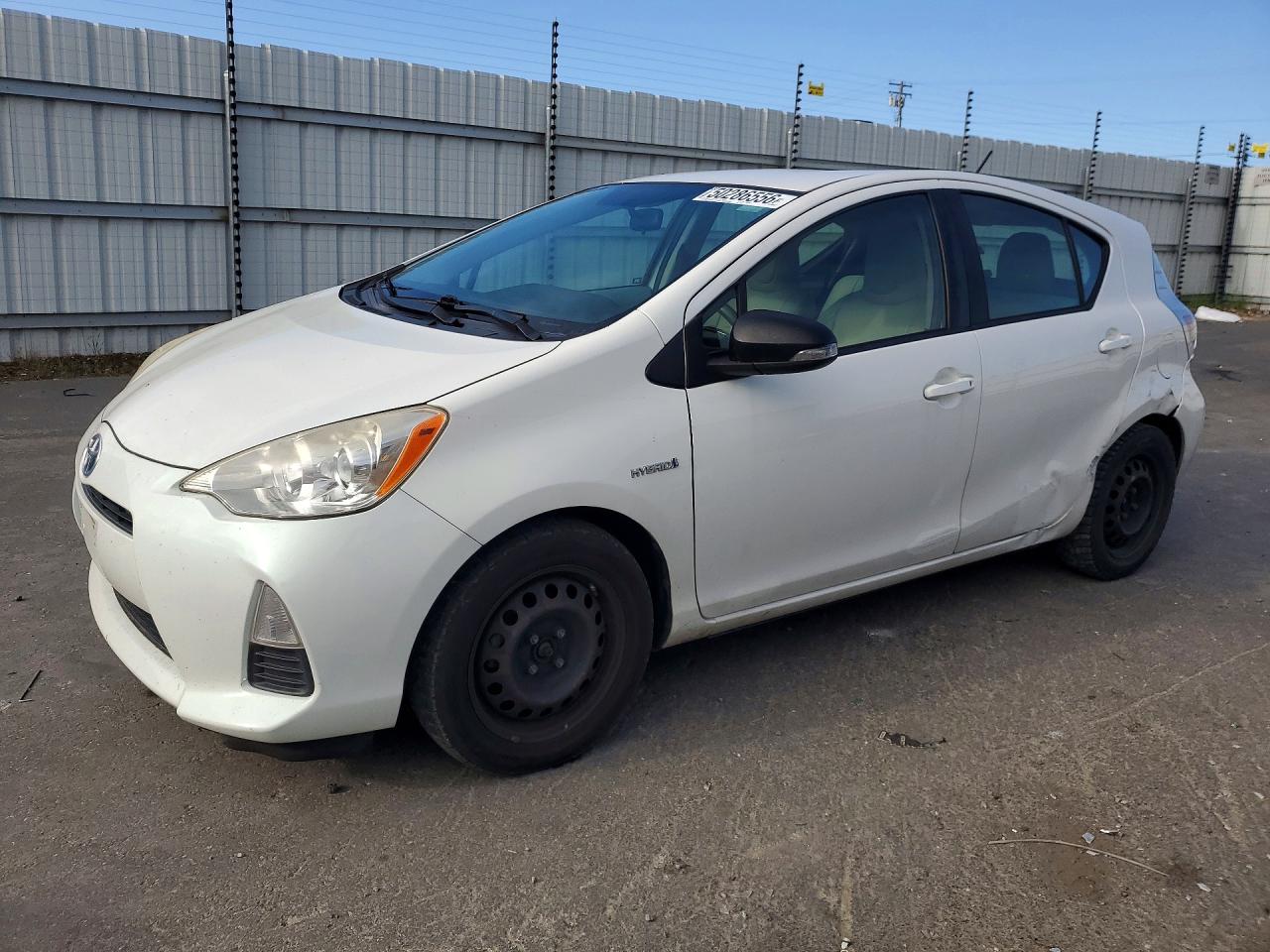 TOYOTA PRIUS C 2014 — 2