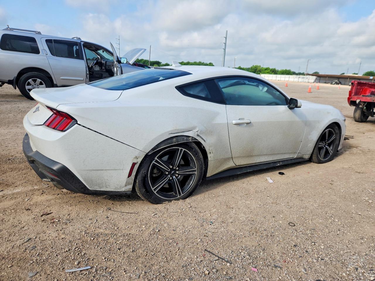 FORD MUSTANG 2024 — 4
