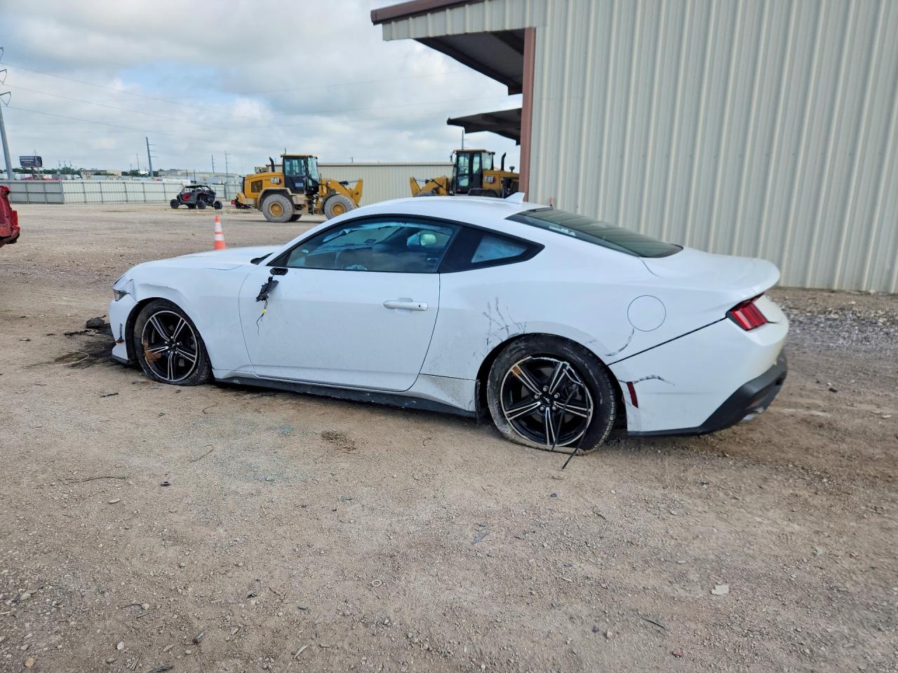 FORD MUSTANG 2024 — 3