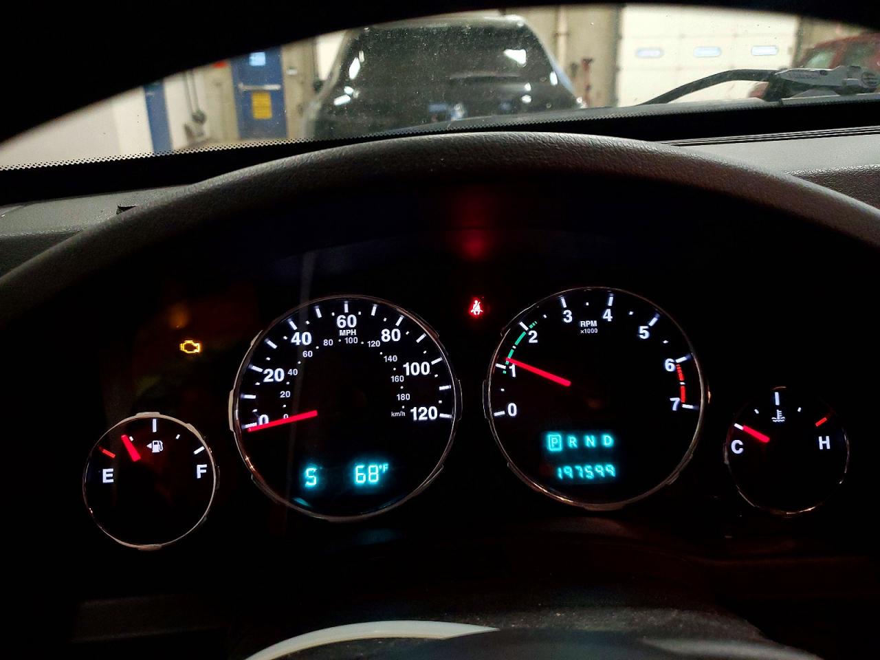 JEEP LIBERTY 2011 — 10