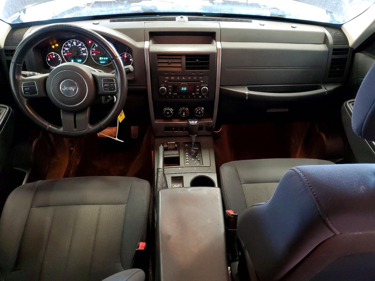 JEEP LIBERTY 2011 — 9