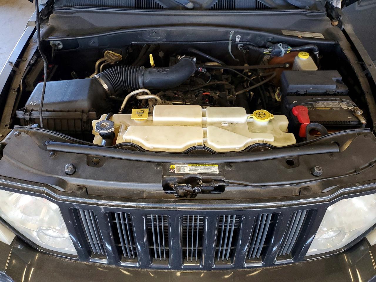JEEP LIBERTY 2011 — 13