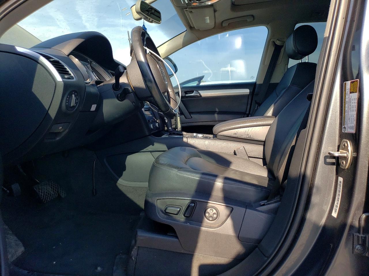 AUDI Q7 2009 — 8