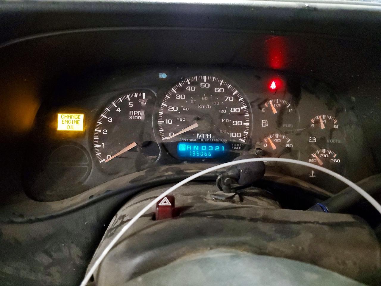 CHEVROLET SILVERADO 2000 — 10