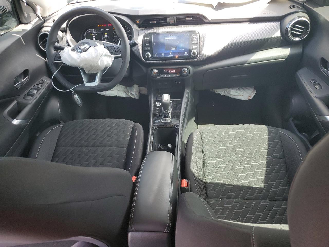 NISSAN KICKS 2021 — 9