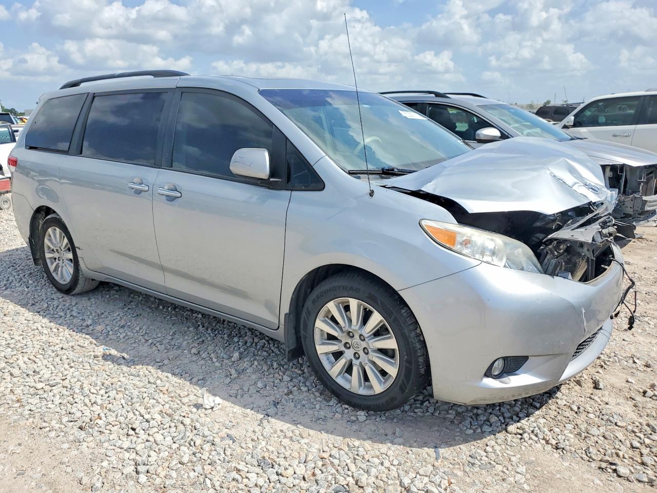 TOYOTA SIENNA 2014 — 5