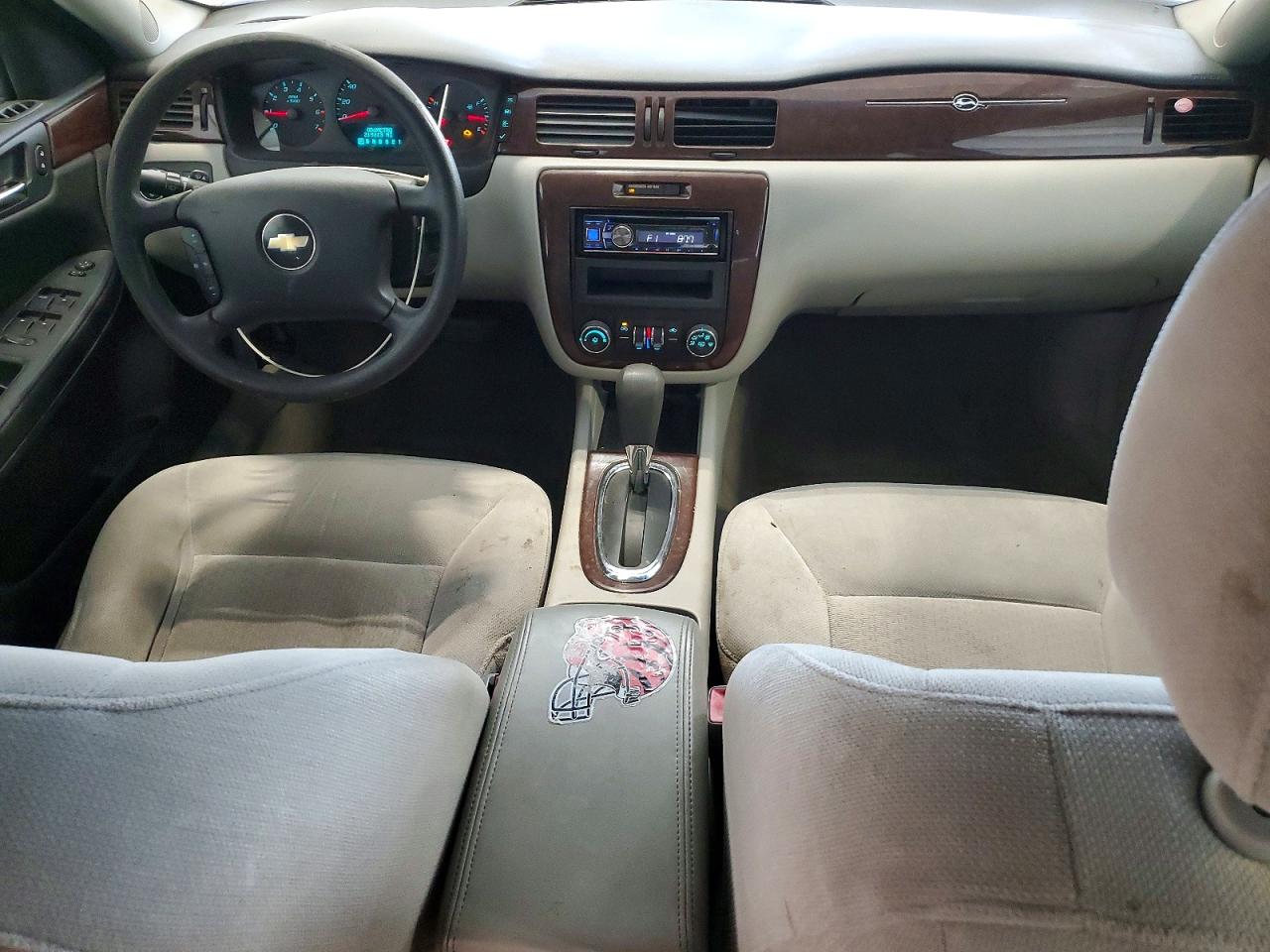 CHEVROLET IMPALA 2010 — 9