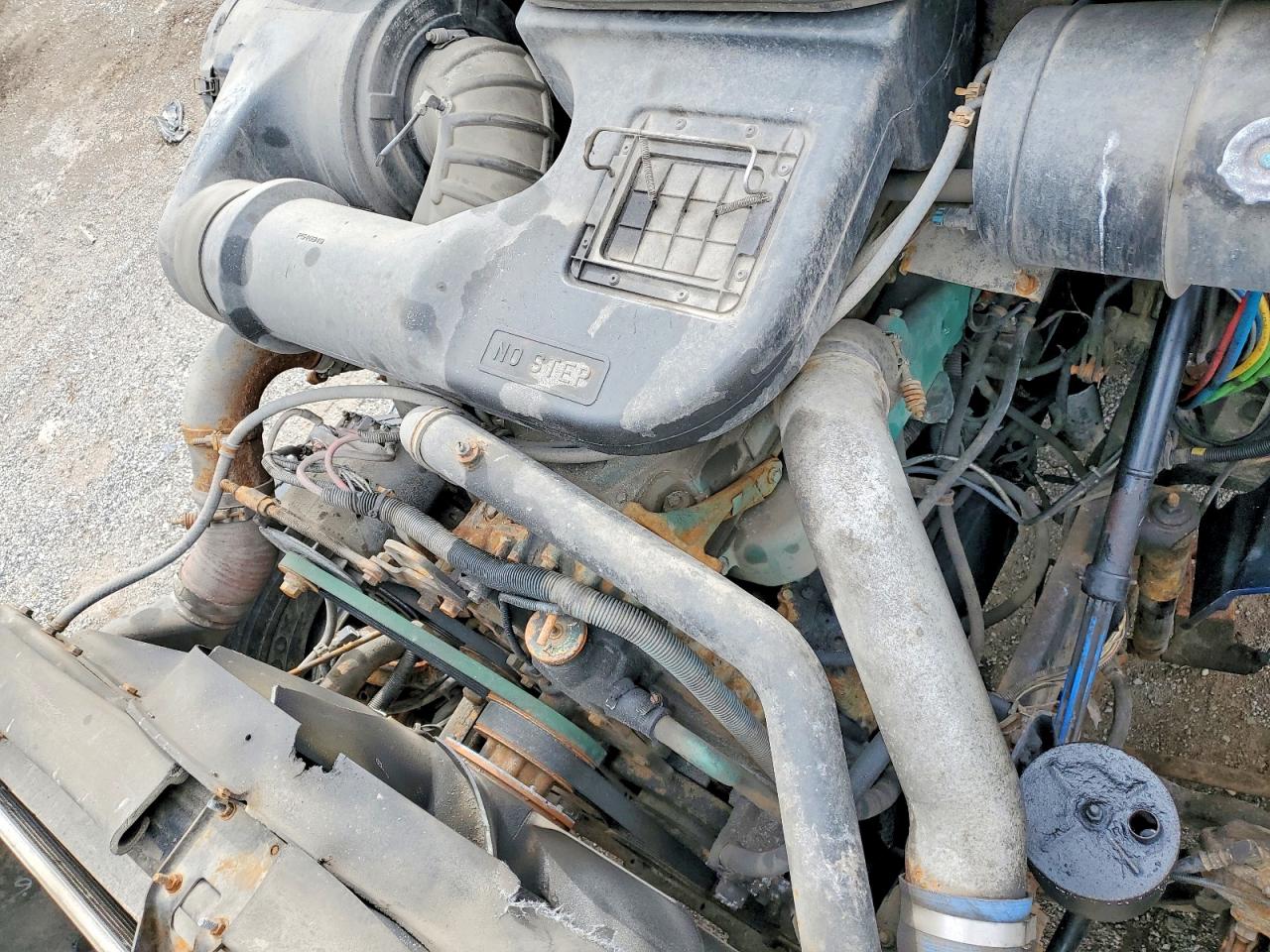 INTERNATIONAL 9200 2000 — 8