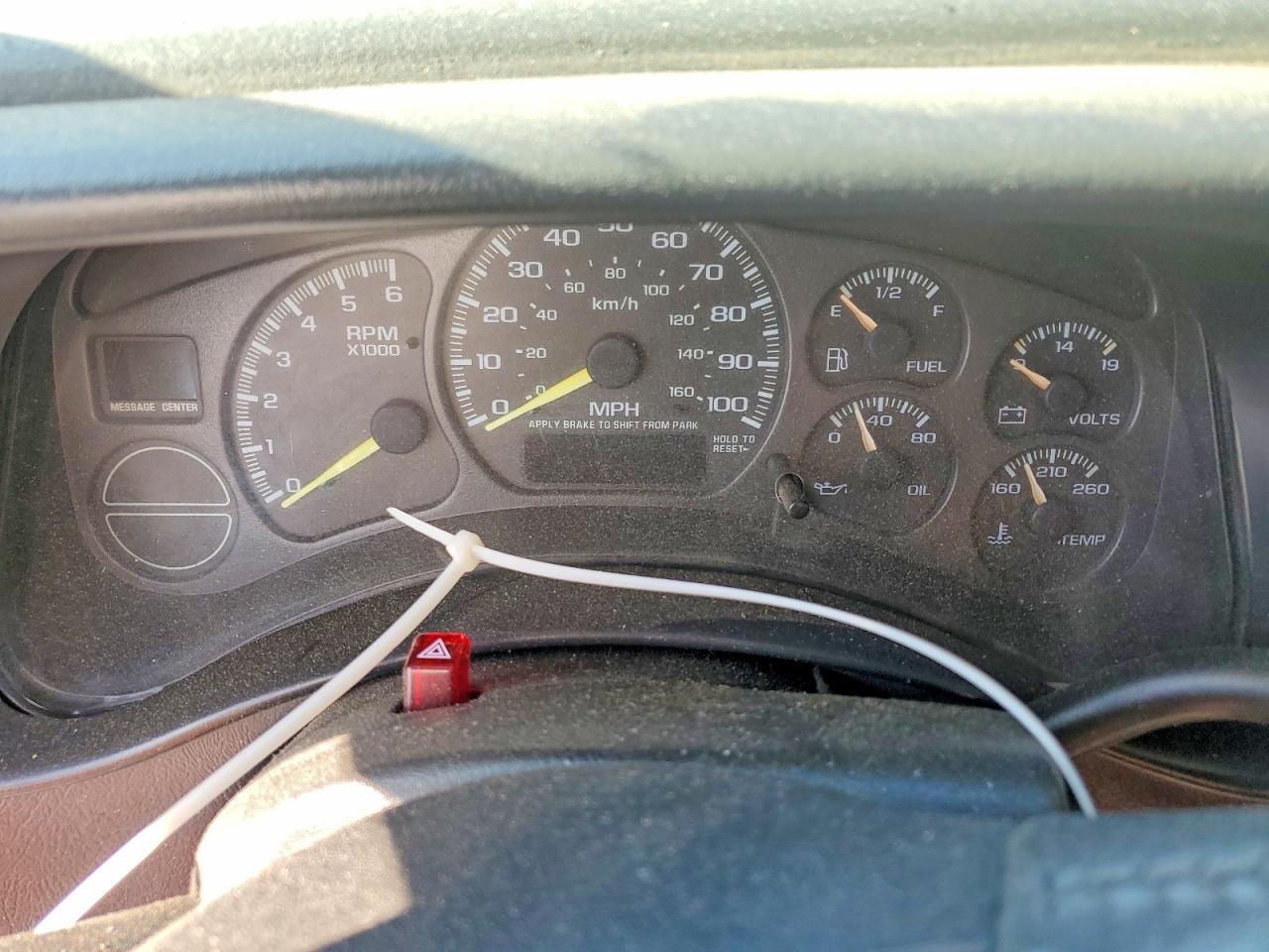 CHEVROLET SILVERADO 2000 — 10