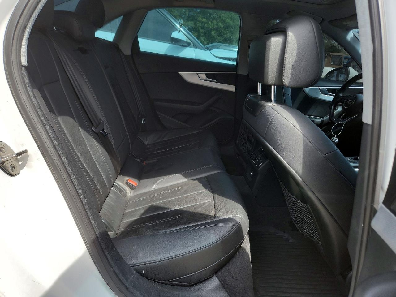 AUDI A4 2018 — 11