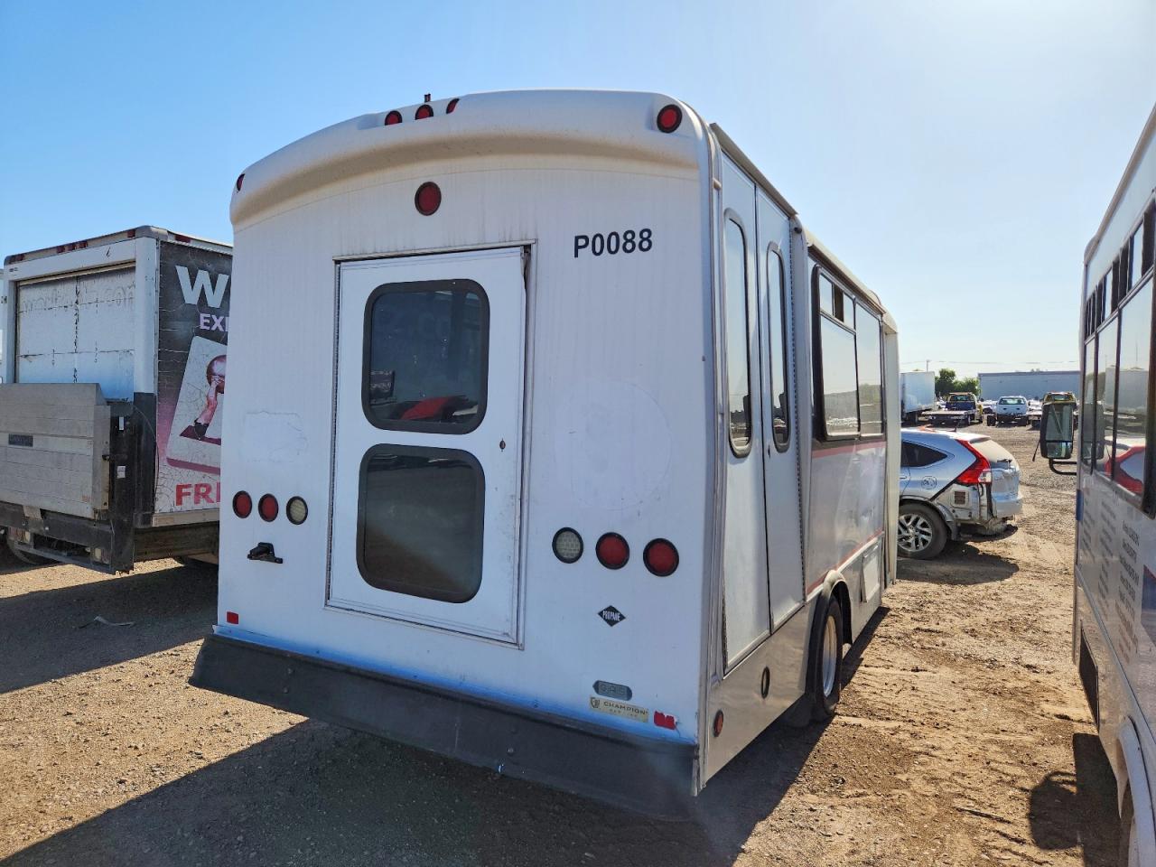 2015 FORD E450
