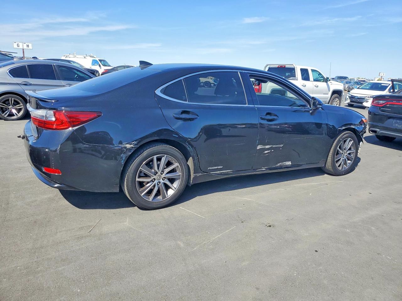 LEXUS ES 2018 — 4