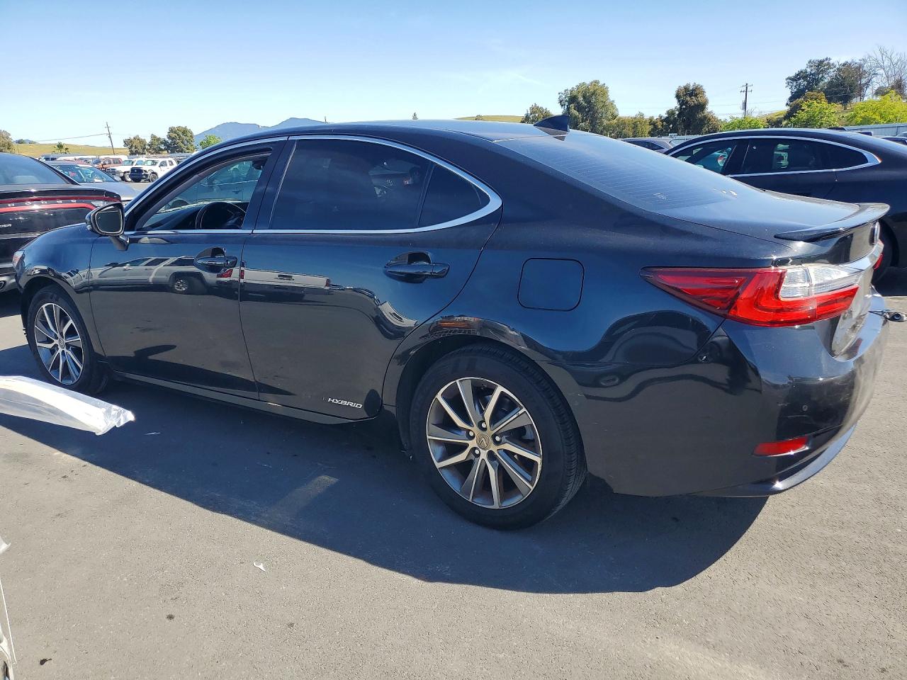 LEXUS ES 2018 — 3