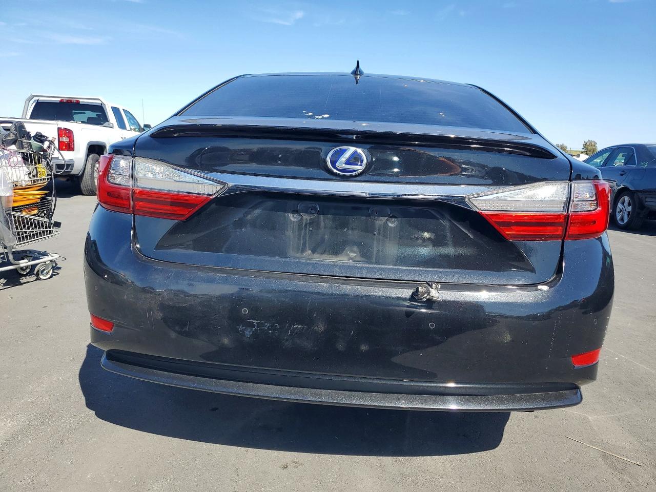 LEXUS ES 2018 — 7