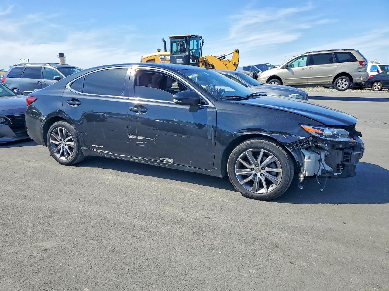 LEXUS ES 2018 — 5