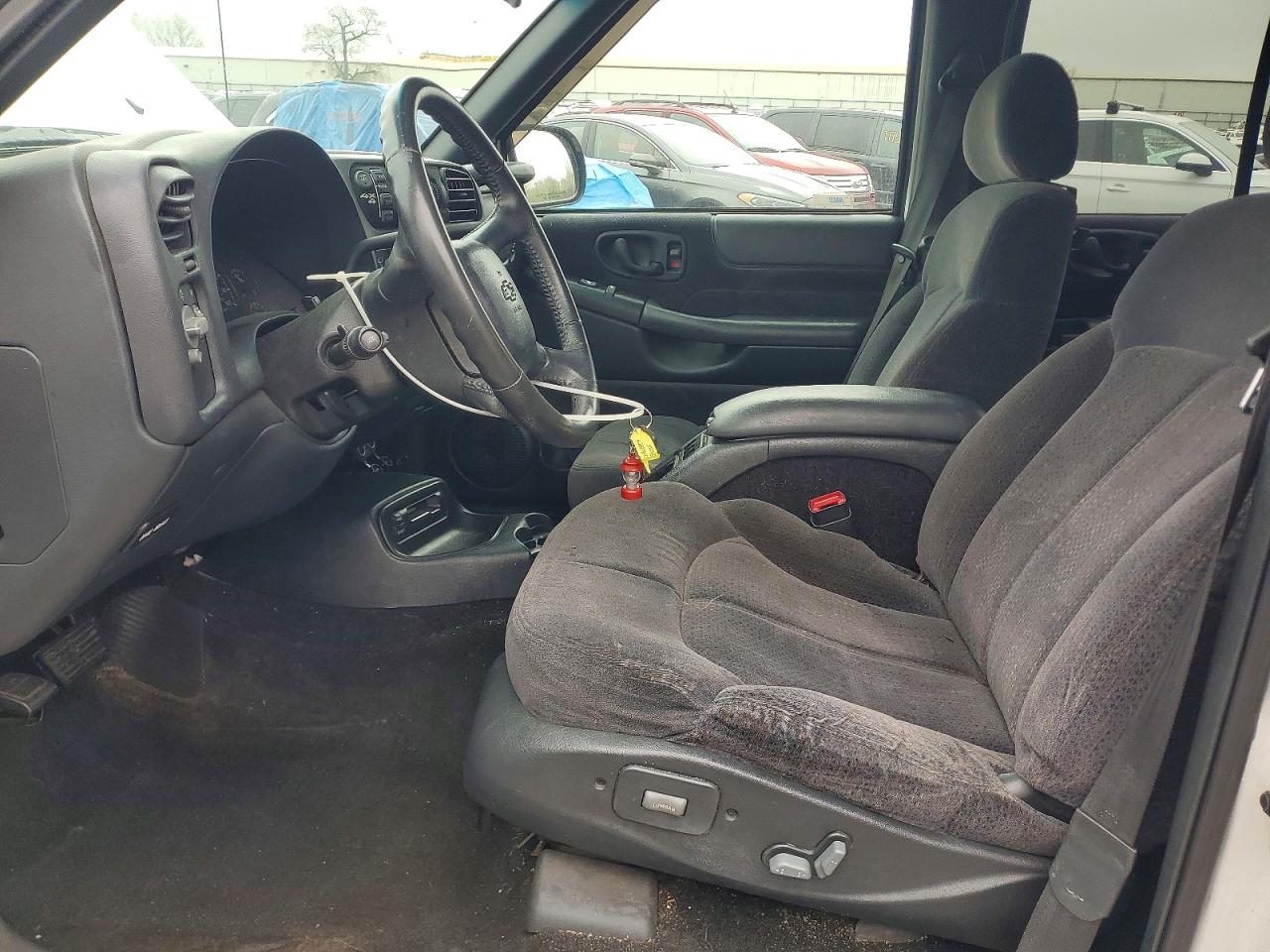 CHEVROLET BLAZER 2001 — 8