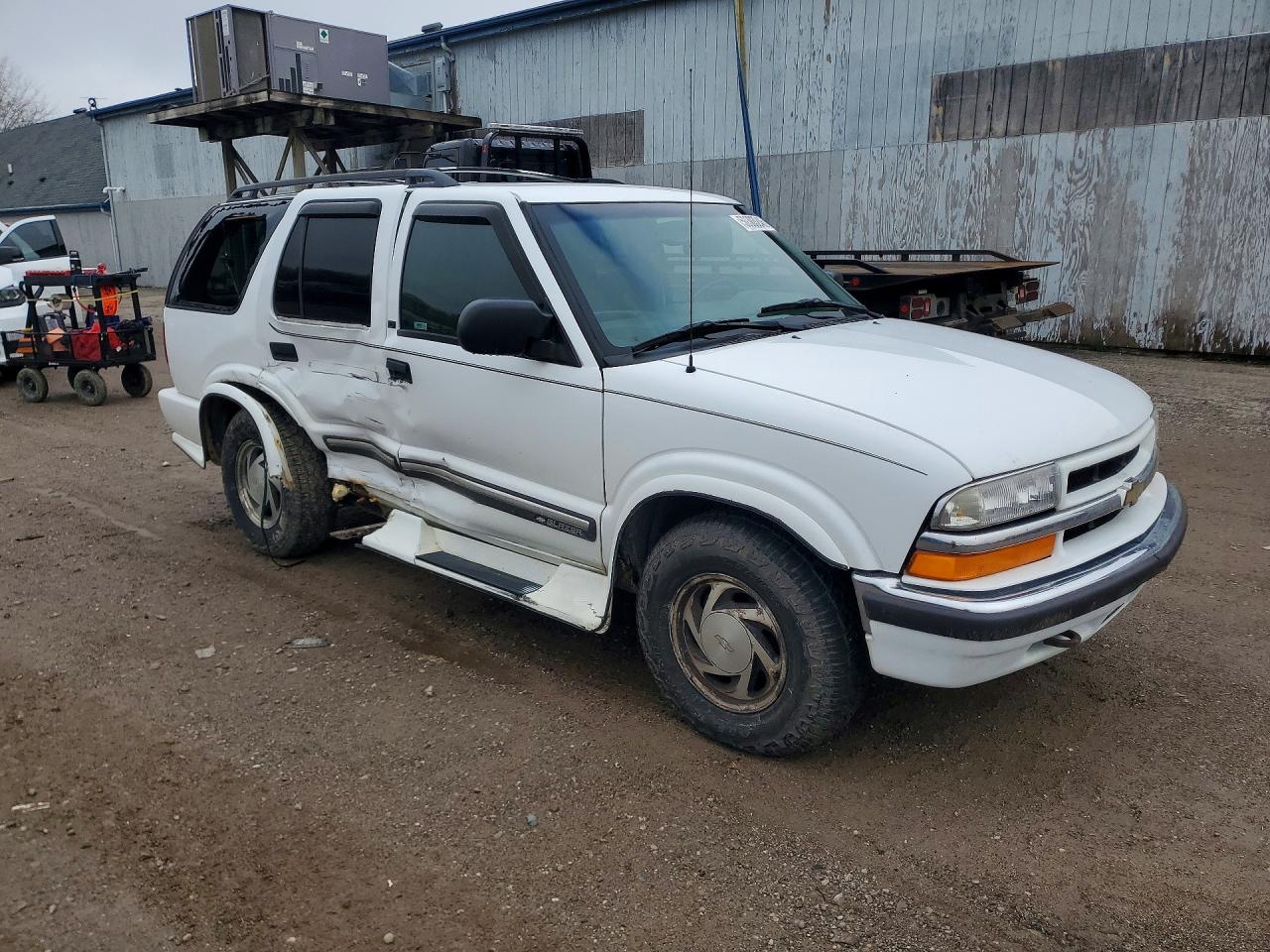 CHEVROLET BLAZER 2001 — 5
