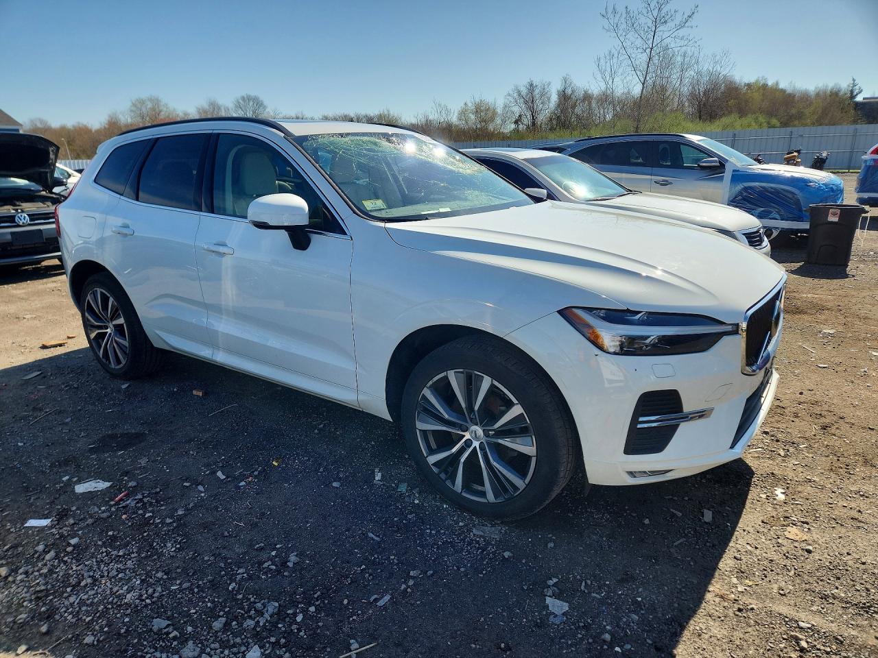 2022 VOLVO XC60 B5 MOMENTUM
