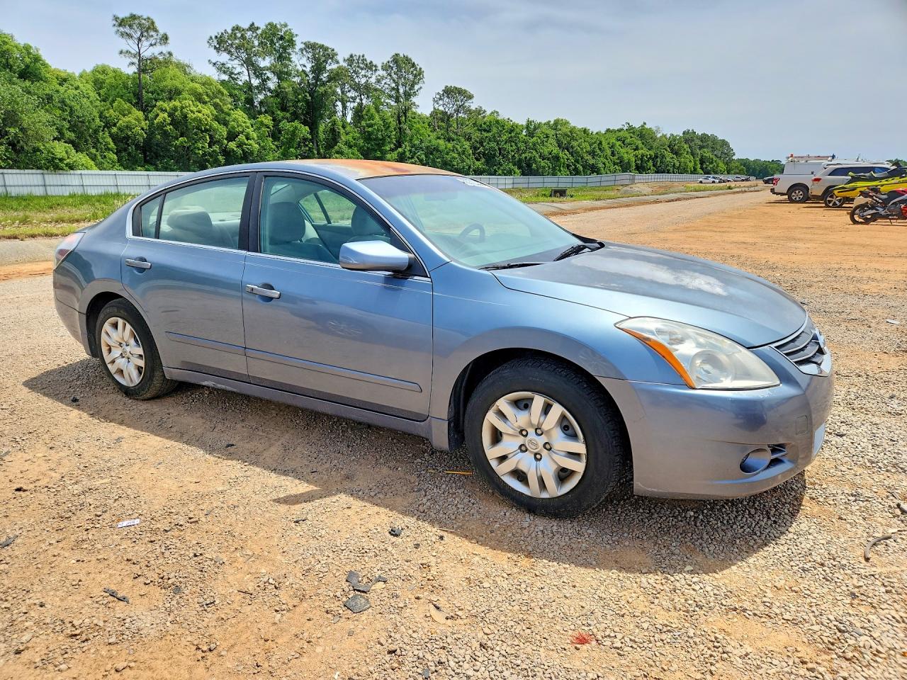 NISS ALTIMA 2010 — 5